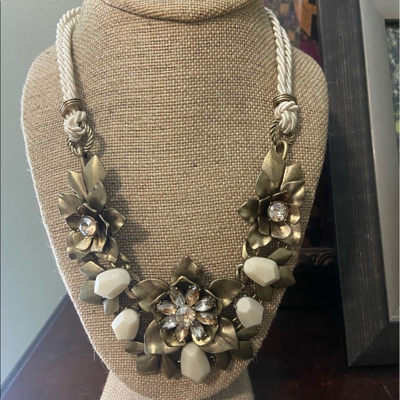 Gardenia Convertible Statement Necklace - Picture 2 of 2